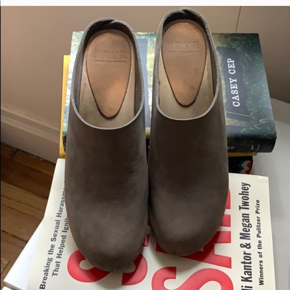 Bryr Shoes - Bryr Chloe Clogs grey